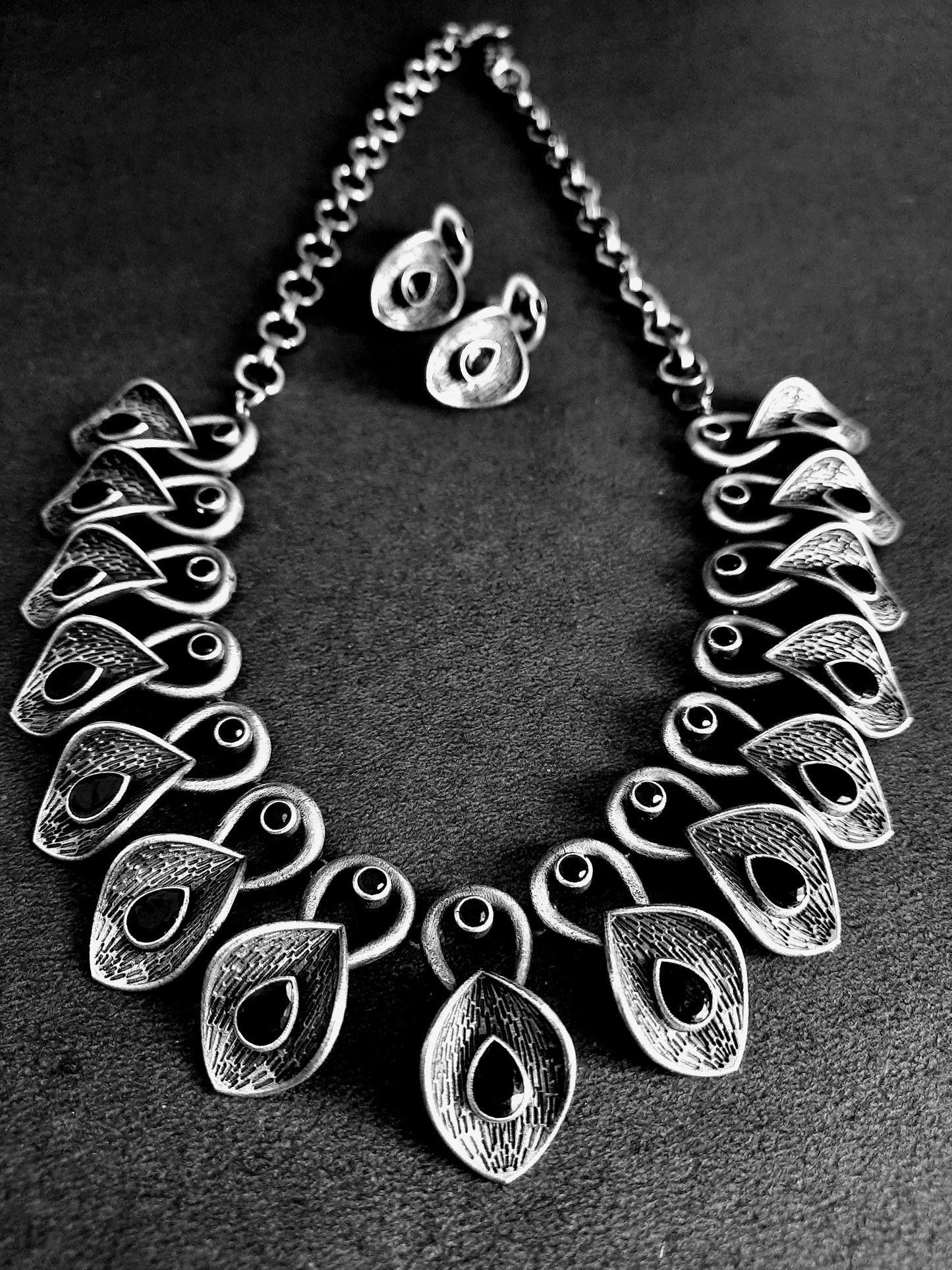 Jennifer Black Necklace Set